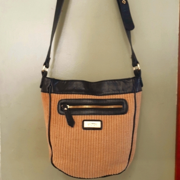 Victor Crossbody/shoulder bag - Picture 3 of 8